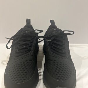 Nike Air 270 size 7.5 very good condition. Minimal wear